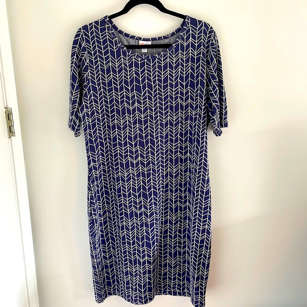 Bodycon midi Navy Chevron print dress